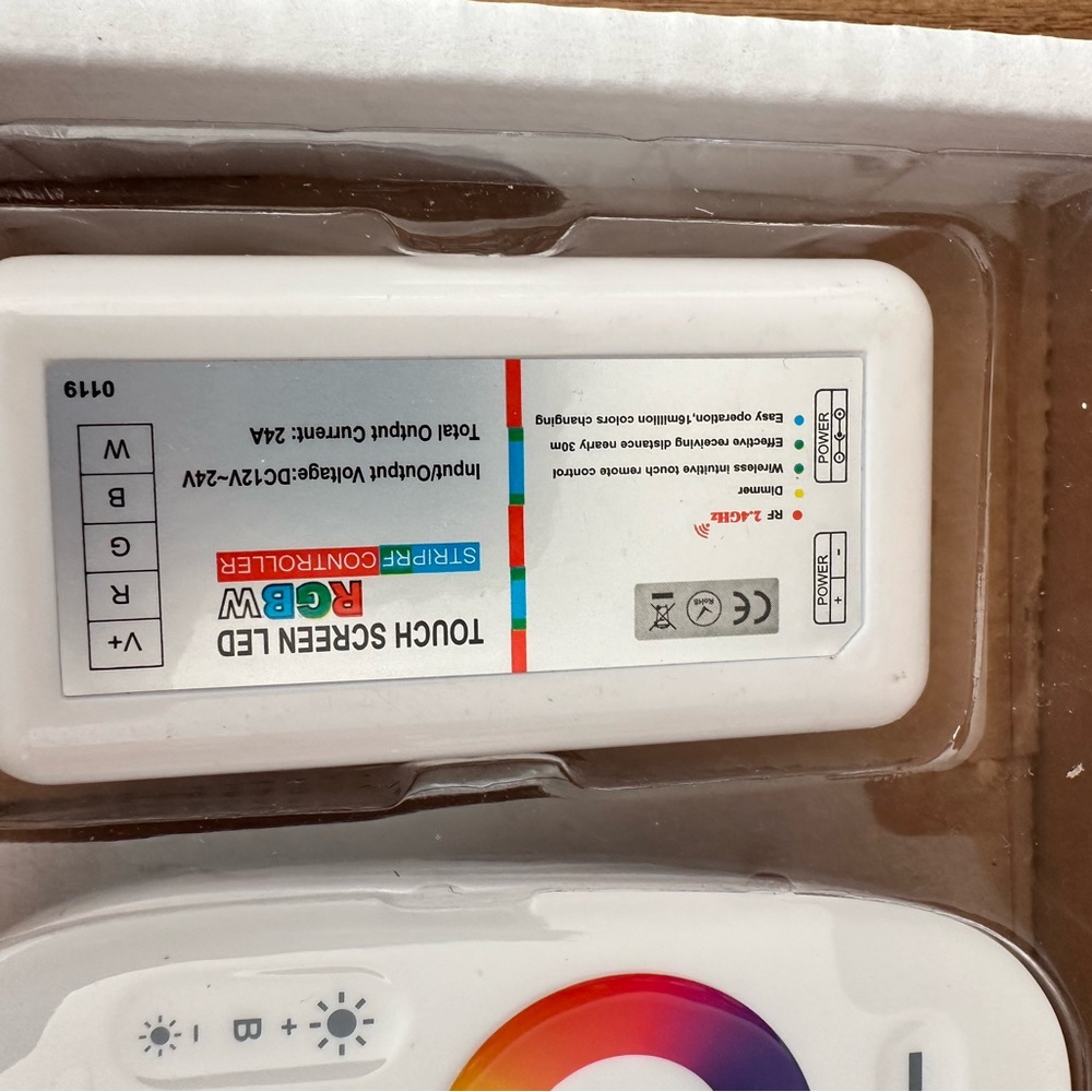 Aspect LED Touch Wireless RGG + White Controller AL CTLR Touch RHBW - Picture 5 of 8